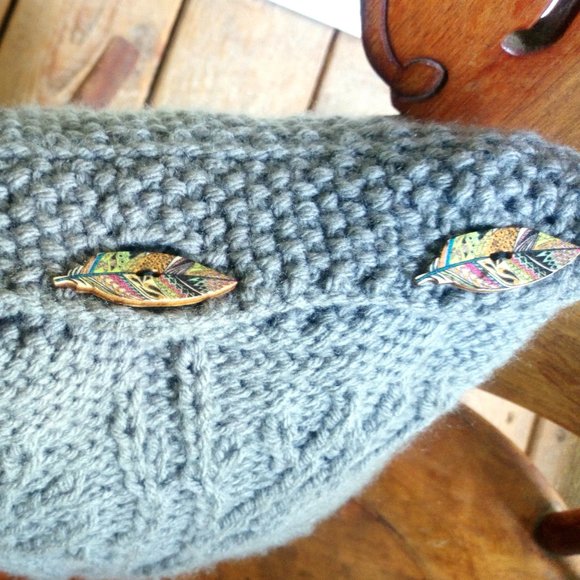 Hand Crafted Knit Throw Pillow Tree Leaf Gray Button Cable Home Decor Cabin… - Picture 3 of 7